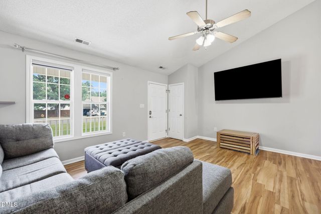 1333 E Stone Arch Drive, Fuquay Varina, NC 27526