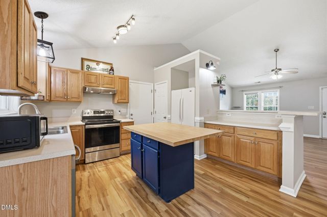 1333 E Stone Arch Drive, Fuquay Varina, NC 27526