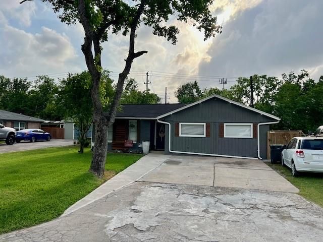 1106 Glenda Street, Pearland, TX 77581