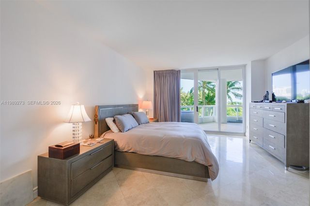 21050 Point Pl 702, Aventura, FL 33180