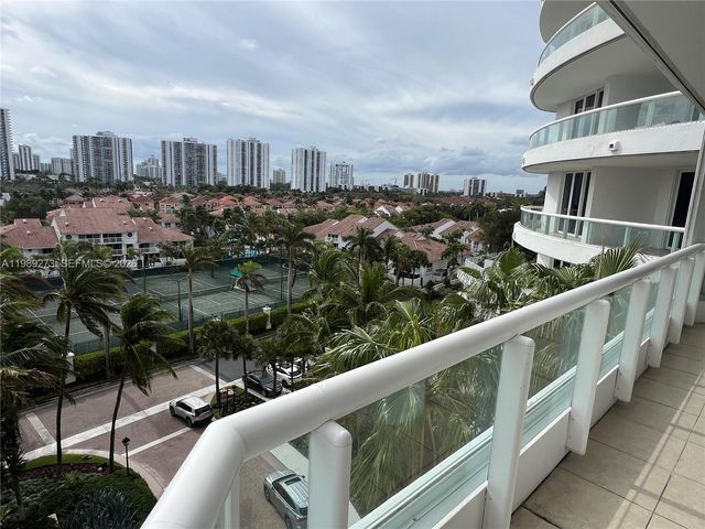 21050 Point Pl 702, Aventura, FL 33180