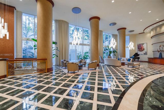 21050 Point Pl 702, Aventura, FL 33180