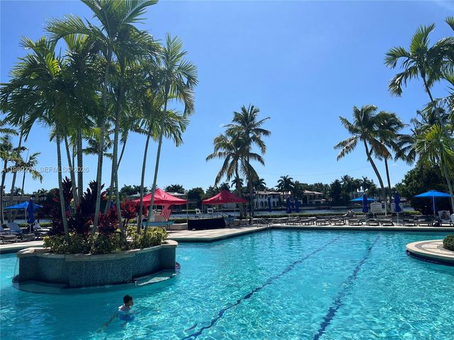 21050 Point Pl 702, Aventura, FL 33180