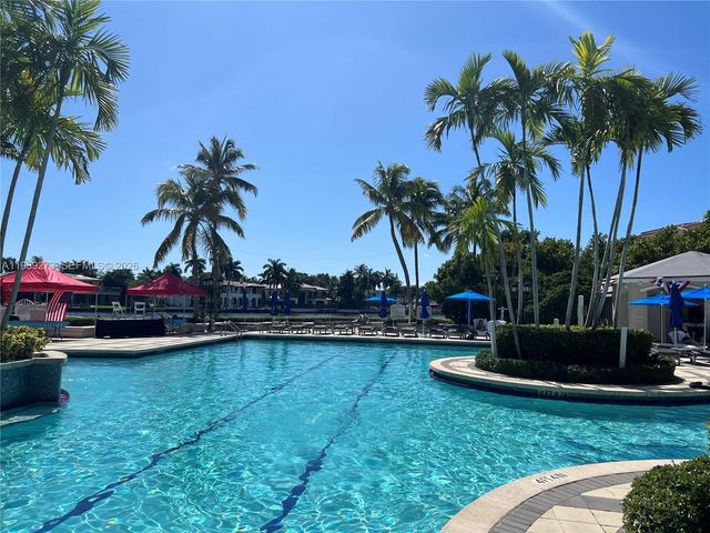 21050 Point Pl 702, Aventura, FL 33180