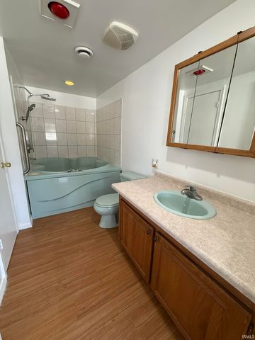 2406 N West Shafer Drive, Monticello, IN 47960