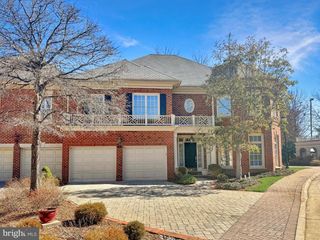 3811 N RANDOLPH CT, Arlington, VA 22207