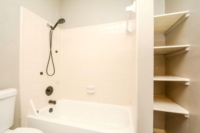3800 Tanglewilde Street 106, Houston, TX 77063