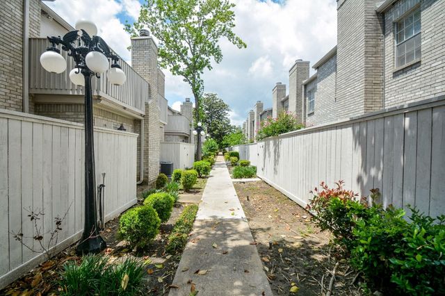 3800 Tanglewilde Street 106, Houston, TX 77063