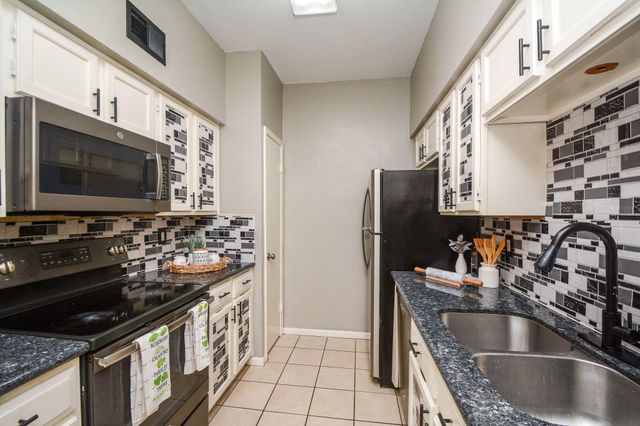 3800 Tanglewilde Street 106, Houston, TX 77063