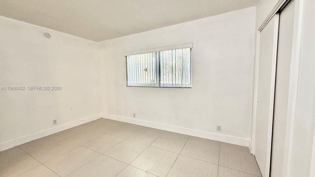 42 SW 14th St 103, Dania Beach, FL 33004
