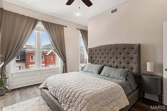 2419 S 12th Street, St Louis, MO 63104