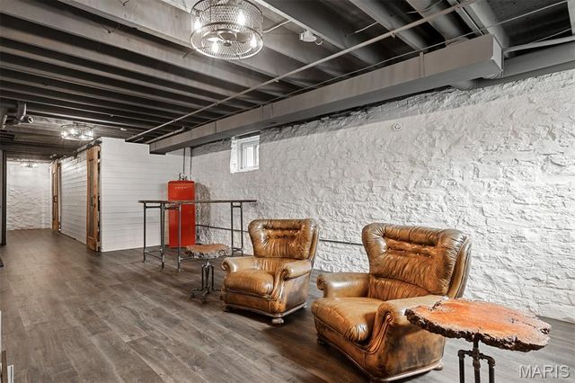 2419 S 12th Street, St Louis, MO 63104