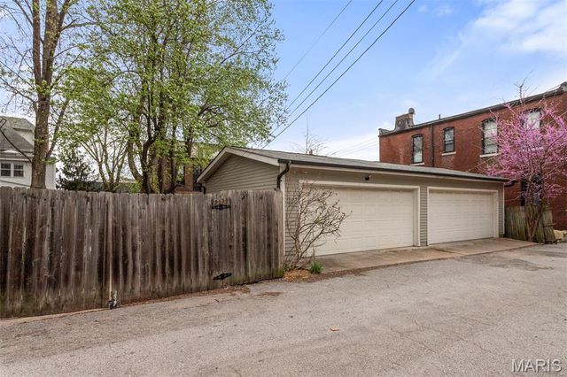 2419 S 12th Street, St Louis, MO 63104