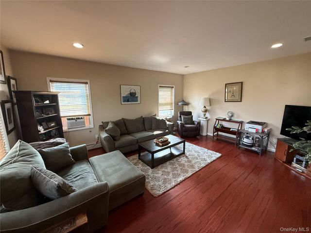 23 Swezey Place, Monroe, NY 10950