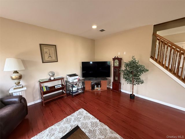 23 Swezey Place, Monroe, NY 10950
