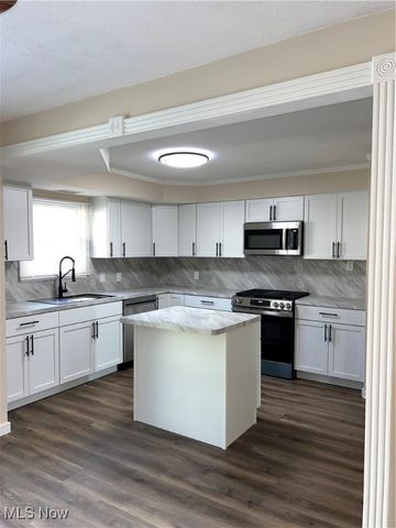 1120 timbercrest, Youngstown, OH 44505