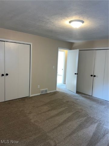 1120 timbercrest, Youngstown, OH 44505