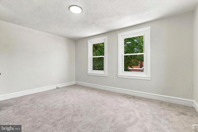 2501 S DEWEY ST, Philadelphia, PA 19142