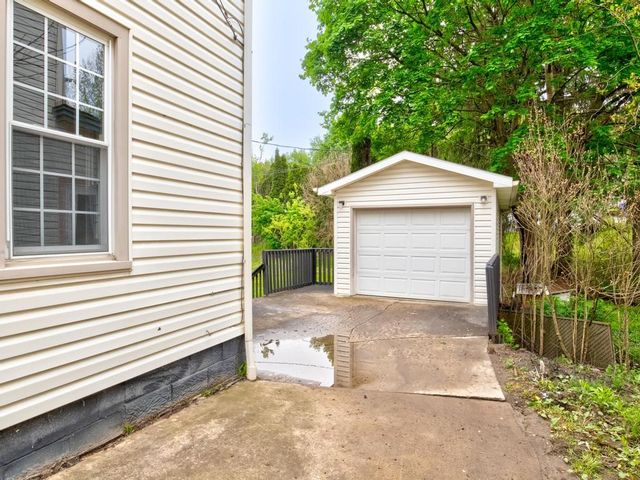 1660 Mercer Rd, Franklin Twp, PA 16117