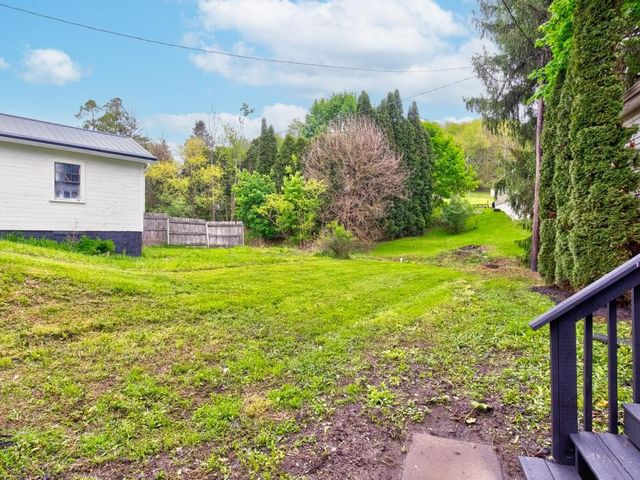 1660 Mercer Rd, Franklin Twp, PA 16117