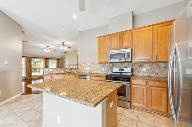 18703 Summercliff Lane, Tomball, TX 77377