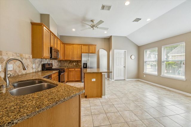 18703 Summercliff Lane, Tomball, TX 77377