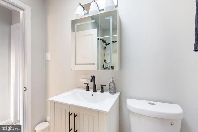 413 IMLA ST, Baltimore, MD 21224