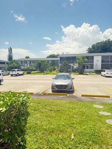 113 Andover E 113, West Palm Beach, FL 33417