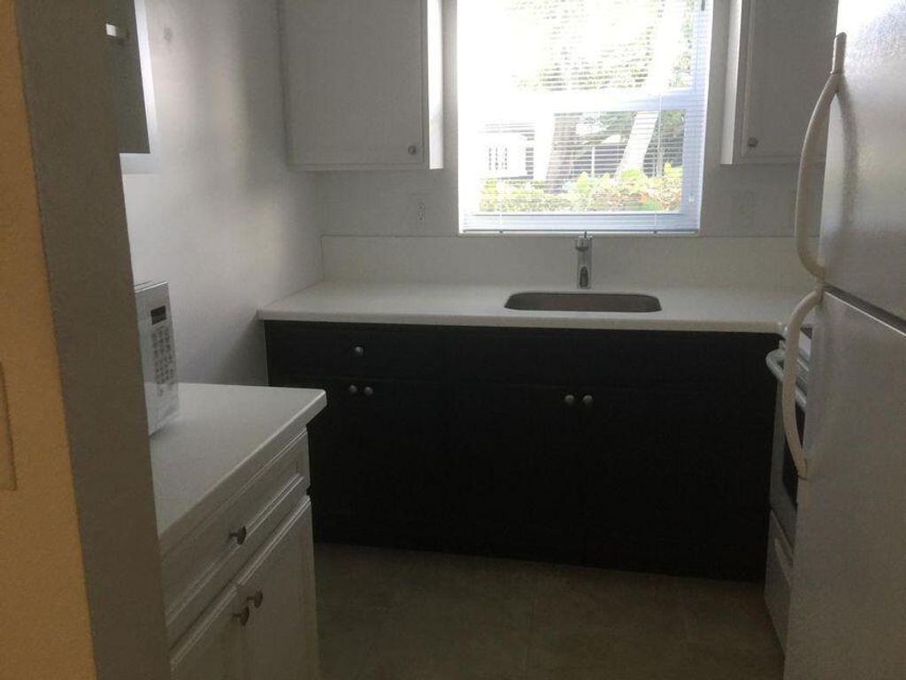 113 Andover E 113, West Palm Beach, FL 33417