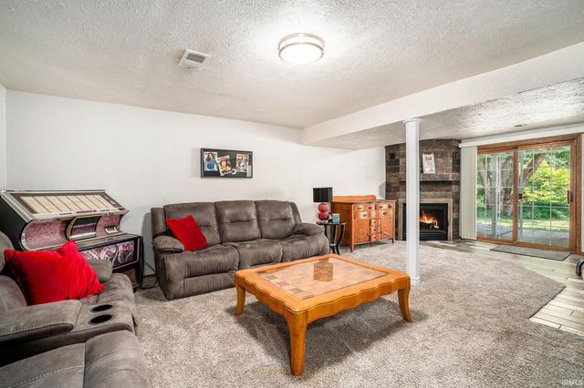 58924 County Road 1, Elkhart, IN 46517