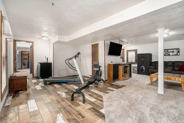 58924 County Road 1, Elkhart, IN 46517