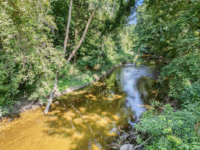 58924 County Road 1, Elkhart, IN 46517