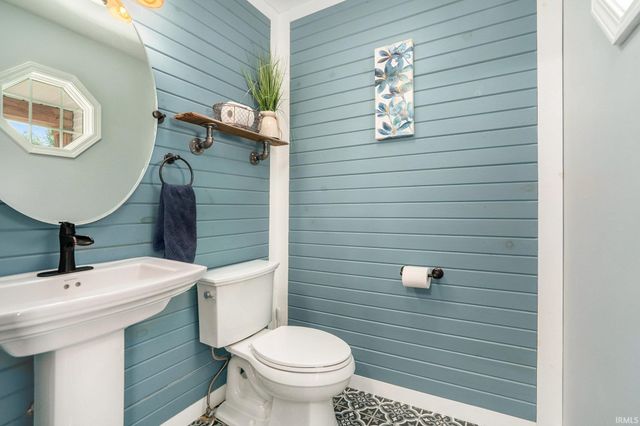 58924 County Road 1, Elkhart, IN 46517