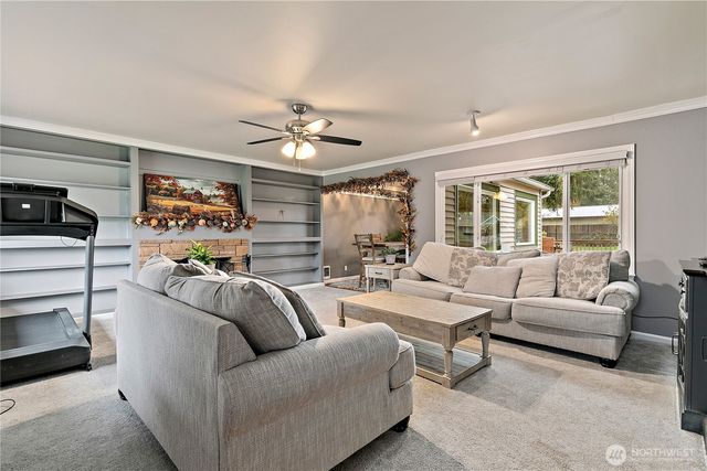 111 E Cindy Road, Centralia, WA 98531