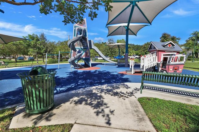127 Danielle Court, Weston, FL 33326