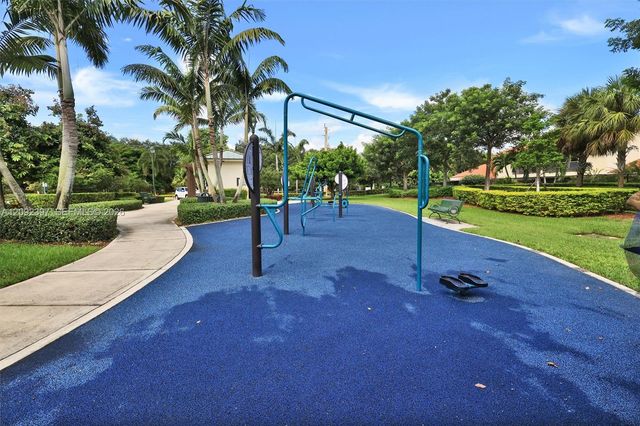 127 Danielle Court, Weston, FL 33326