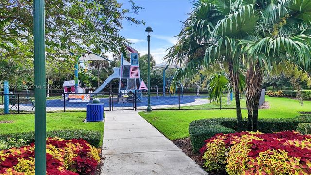 127 Danielle Court, Weston, FL 33326