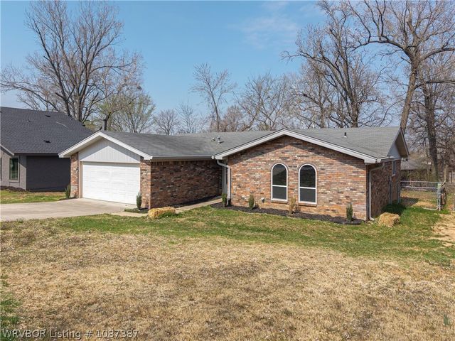 504 M Street, Barling, AR 72923