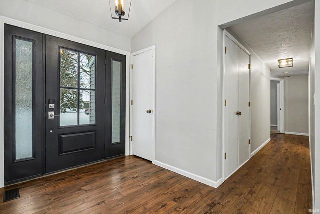 14833 Van Pelt Drive, Goshen, IN 46526