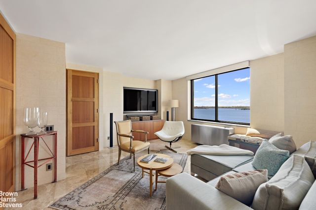 21 S END Avenue PH1E, New York City, NY 10280
