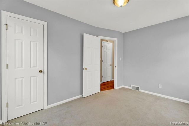 1240 W 11 Mile Road, Berkley, MI 48072