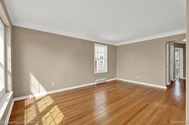 1240 W 11 Mile Road, Berkley, MI 48072