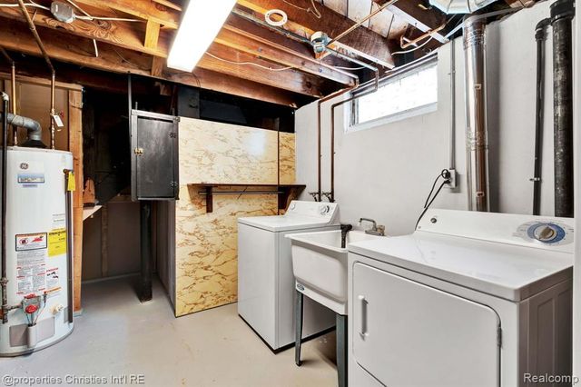 1240 W 11 Mile Road, Berkley, MI 48072