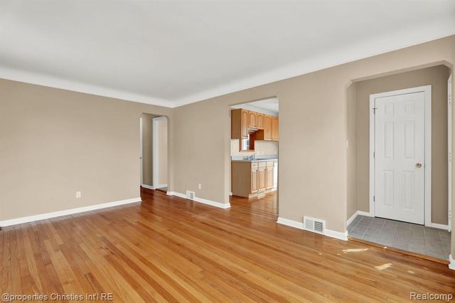 1240 W 11 Mile Road, Berkley, MI 48072