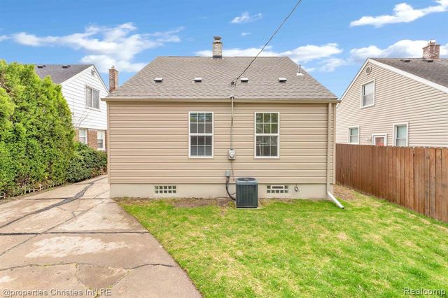 1240 W 11 Mile Road, Berkley, MI 48072