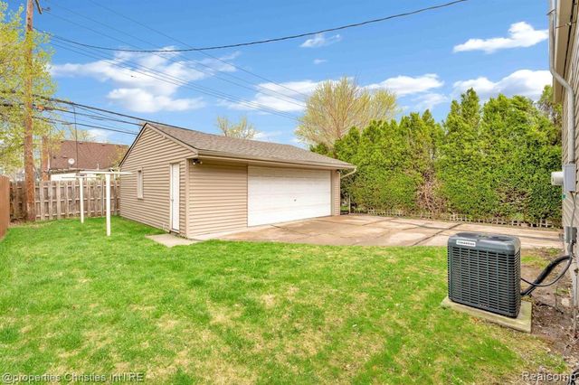 1240 W 11 Mile Road, Berkley, MI 48072