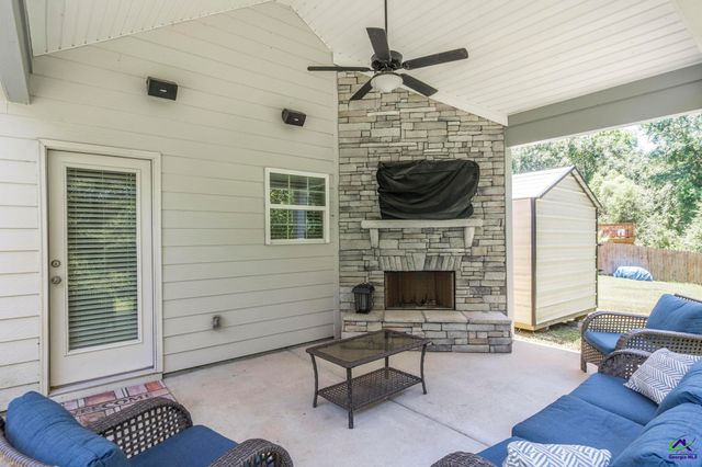 316 Shoshone Circle, Kathleen, GA 31047