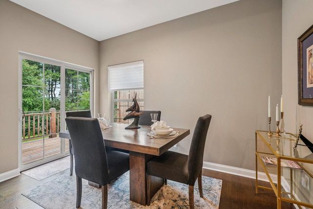 1047 Ann Marie WAY, Oconomowoc, WI 53066