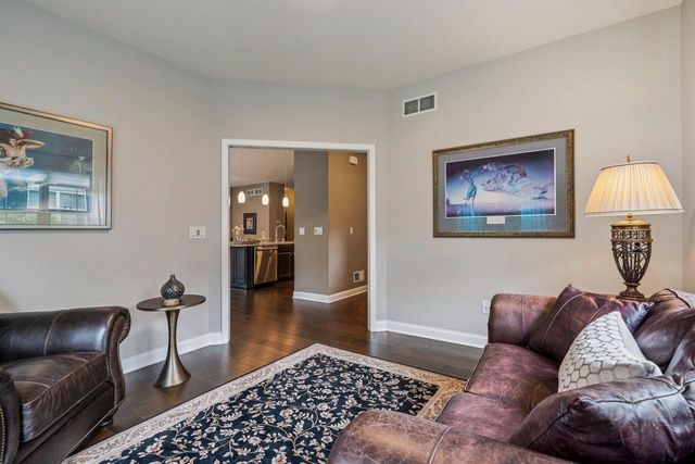 1047 Ann Marie WAY, Oconomowoc, WI 53066