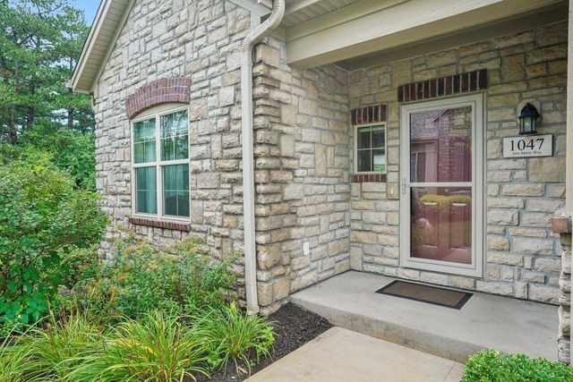 1047 Ann Marie WAY, Oconomowoc, WI 53066